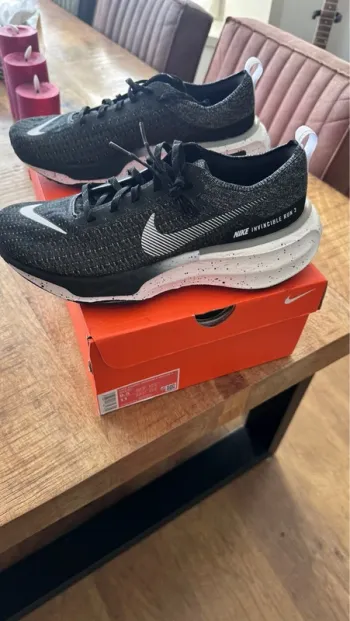 Used Nike ZoomX Invincible Run FK 3 bike — image 8 of 14