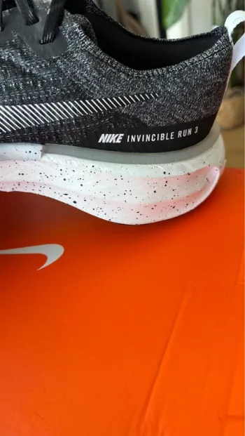 Used Nike ZoomX Invincible Run FK 3 bike — image 4 of 14