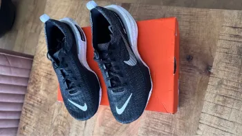 Used Nike ZoomX Invincible Run FK 3 bike — image 3 of 14