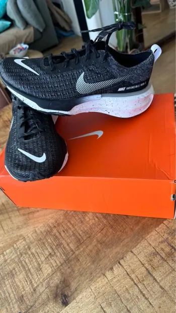 Used Nike ZoomX Invincible Run FK 3 bike — image 6 of 14