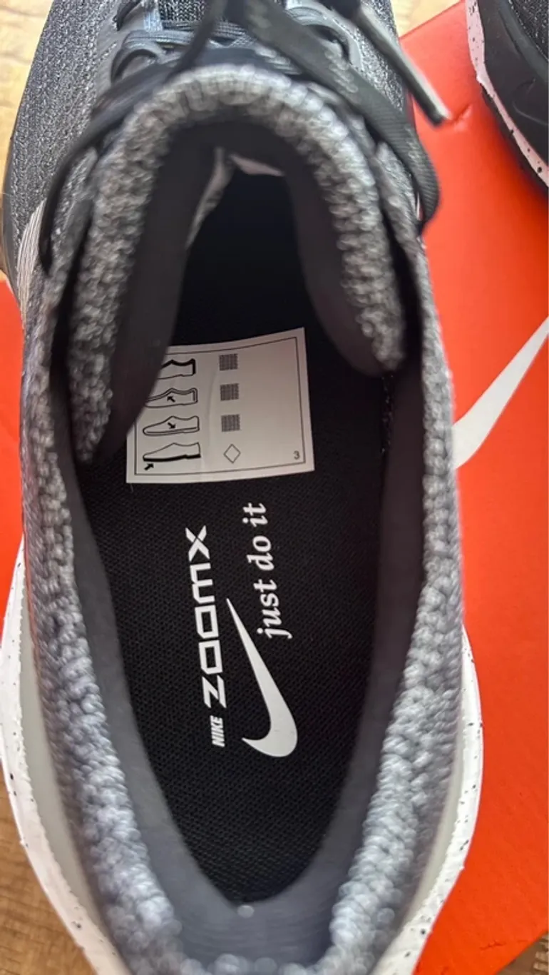 Used Nike ZoomX Invincible Run FK 3 bike — image 10 of 14