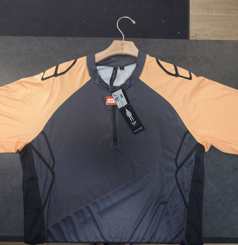 Used Specialized Atlas XC Pro MTN Jersey Short Sleeve Men bike — image 1 of 5