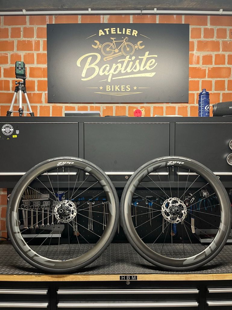 Brugt Zipp 303S Carbon Disc Brake Wheelset bike — billede 2 af 8