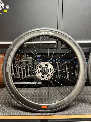 Brugt Zipp 303S Carbon Disc Brake Wheelset bike — billede 5 af 8
