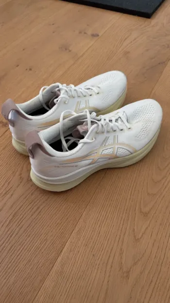 Used Asics Gel Kayano 32 bike — image 2 of 6