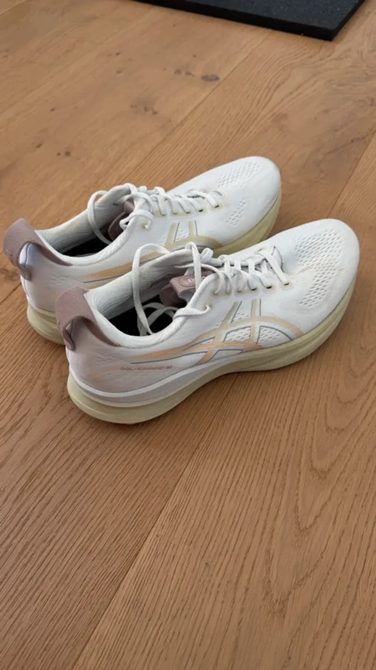 Used Asics Gel Kayano 32 bike — image 2 of 6