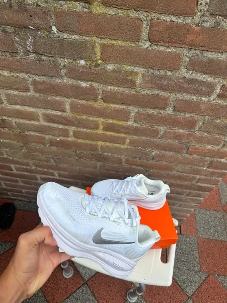 Käytetty Nike Vomero 18 bike — kuva 3 / 9
