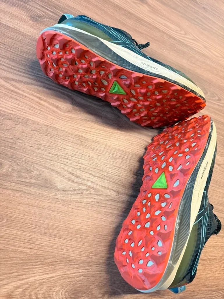 Used Asics Trabuco Max 3 bike — image 3 of 7