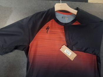 Used Specialized Enduro Comp Jersey Short Sleeve Men bike — image 2 of 4