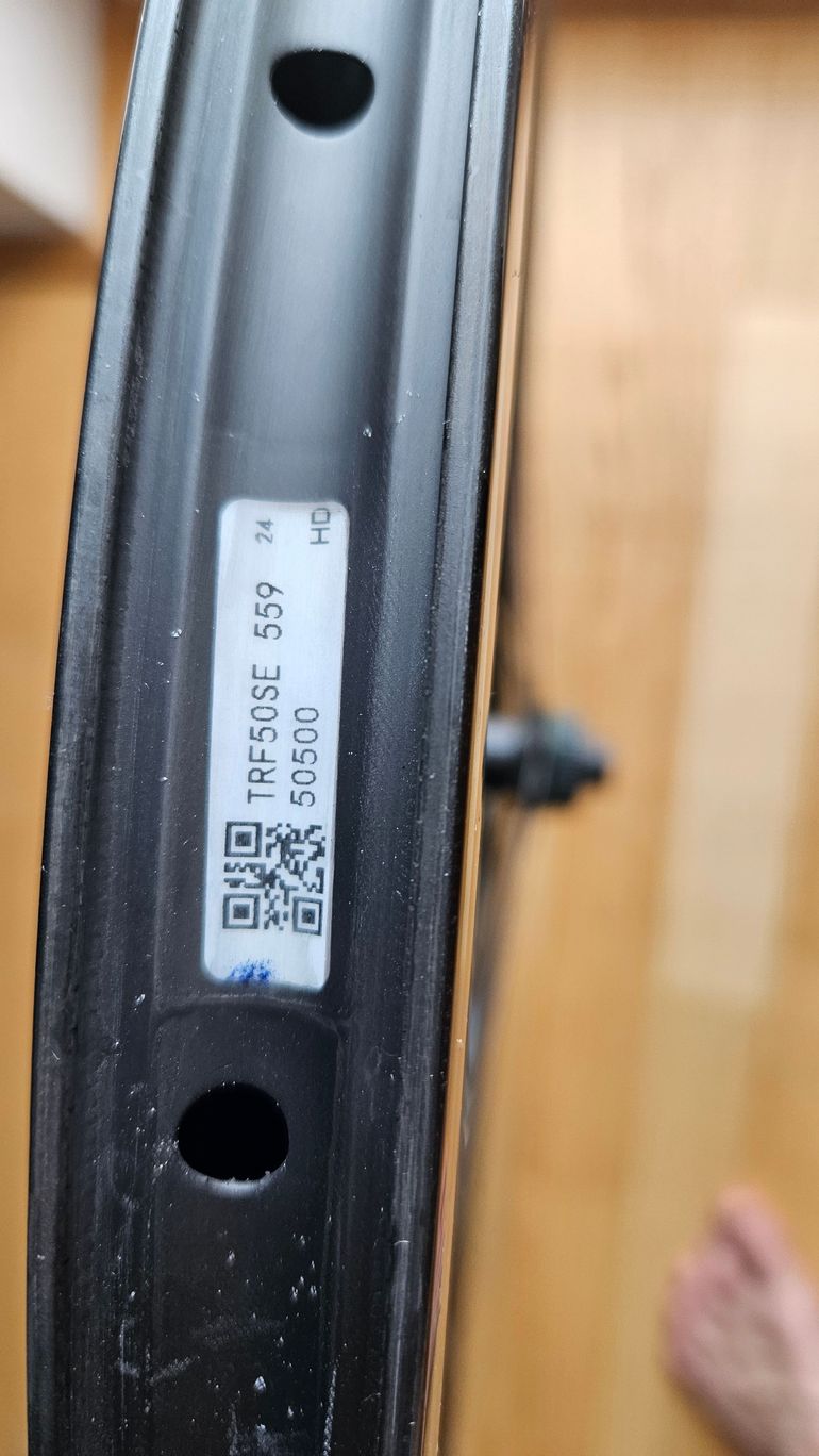 Used serenade Carbon Wheelset 2026 bike — image 7 of 10