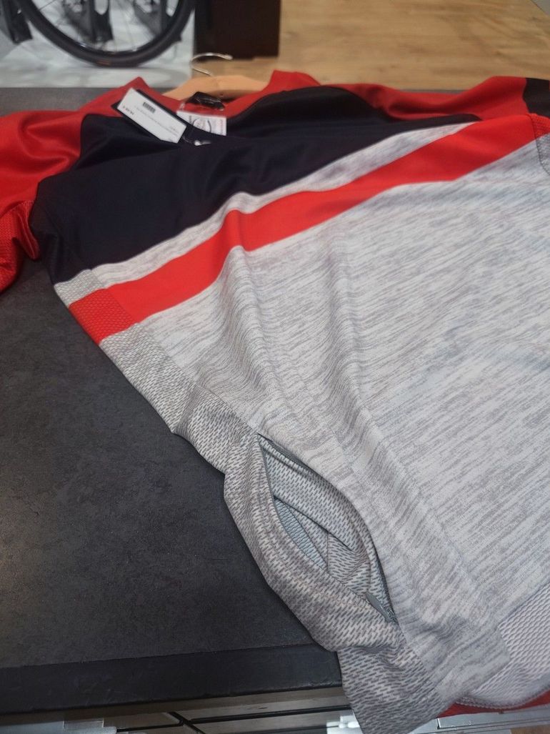 Used Specialized Enduro Comp Trikot Short Sleeve Men bike — image 4 of 5