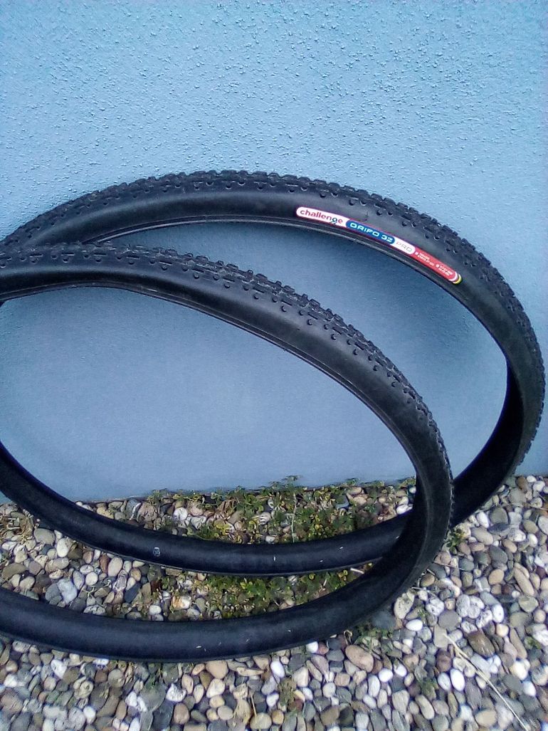 Used Challenge Grifo 32 Pro Cyclocross Tire bike — image 1 of 3