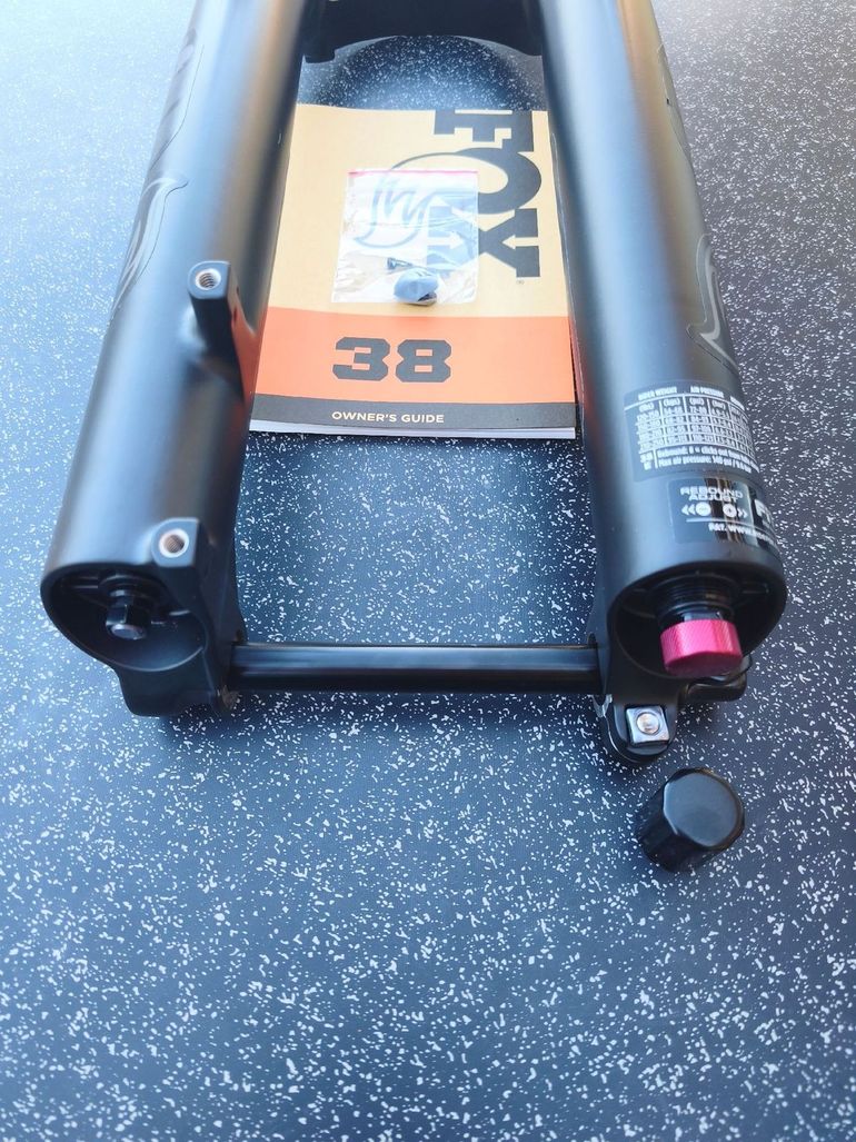 Used Fox 38 Performance 180mm 29" 2026 bike — image 3 of 6