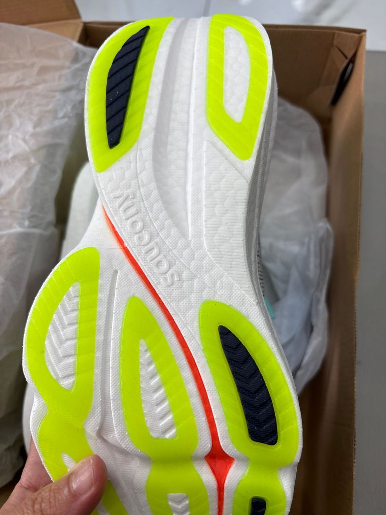 Used Saucony Endorphin Azura 2026 bike — image 5 of 6