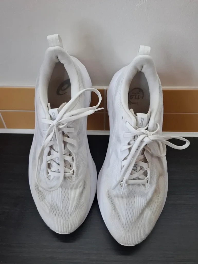 Used Asics Novablast 5 bike — image 4 of 4