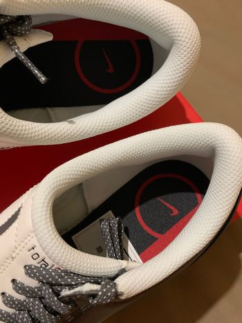 Used Nike Total 90 Shoes size 40 2026 bike — image 4 of 5