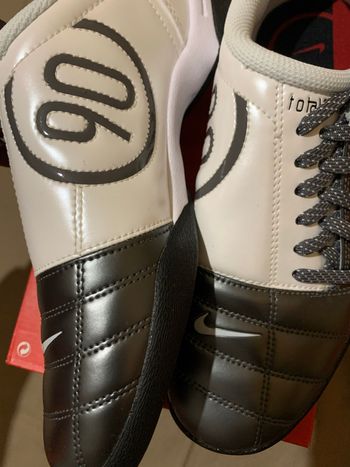 Used Nike Total 90 Shoes size 40 2026 bike — image 3 of 5
