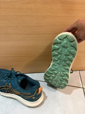 Used Asics Gel Sonoma 7 bike — image 2 of 3