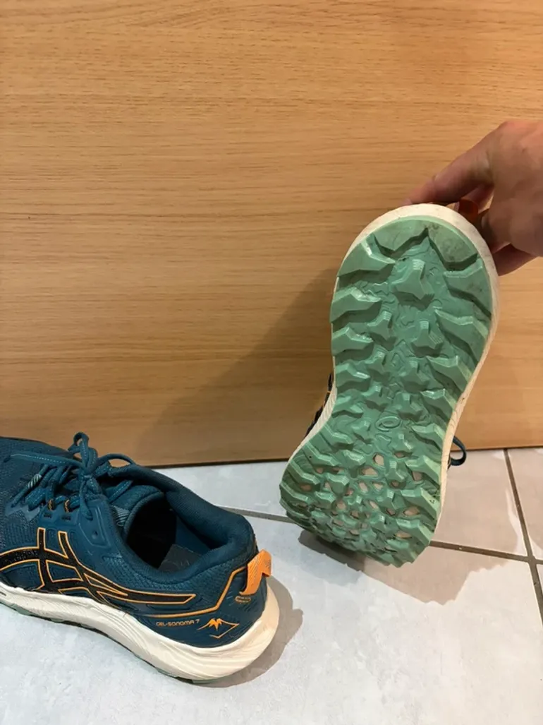 Used Asics Gel Sonoma 7 bike — image 2 of 3