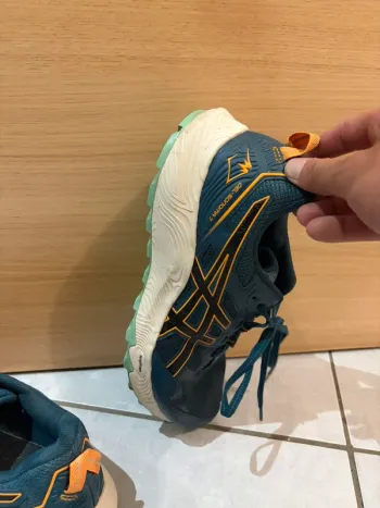 Used Asics Gel Sonoma 7 bike — image 3 of 3