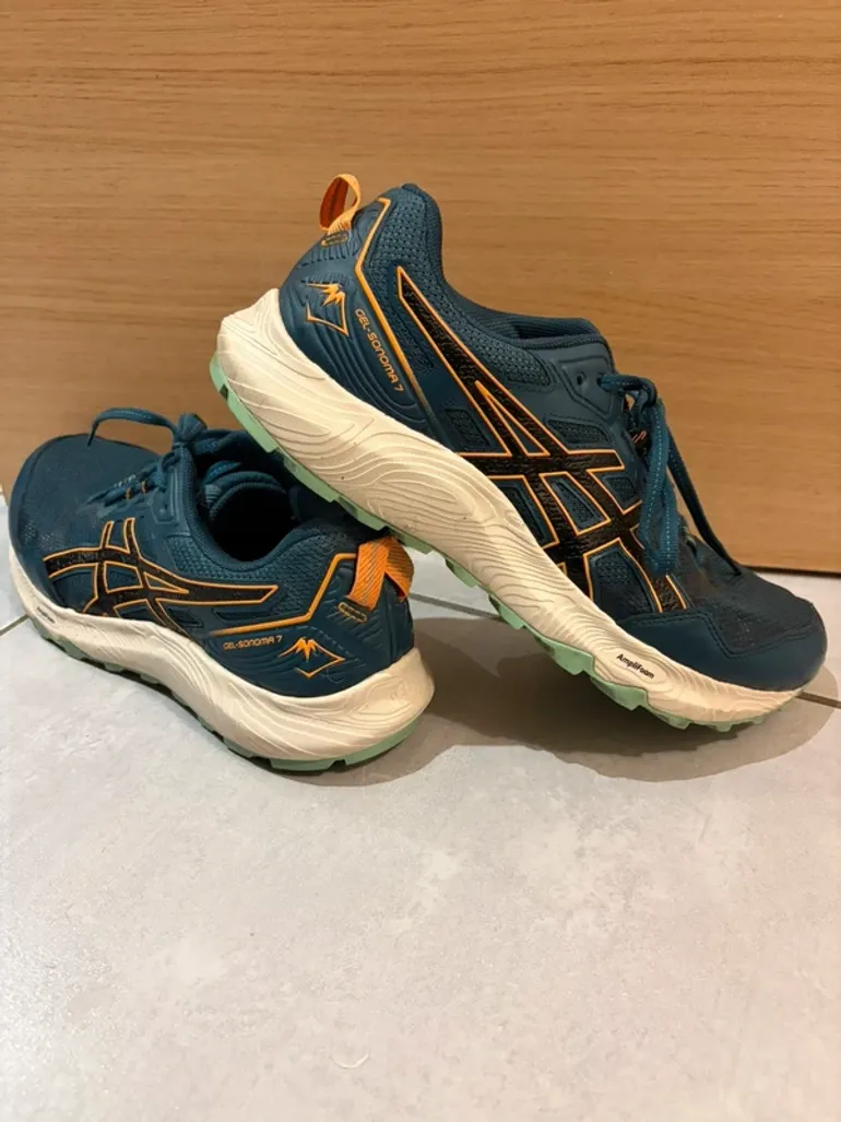 Used Asics Gel Sonoma 7 bike — image 1 of 3