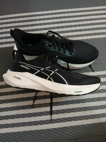 Used Asics GT-2000 bike — image 3 of 15