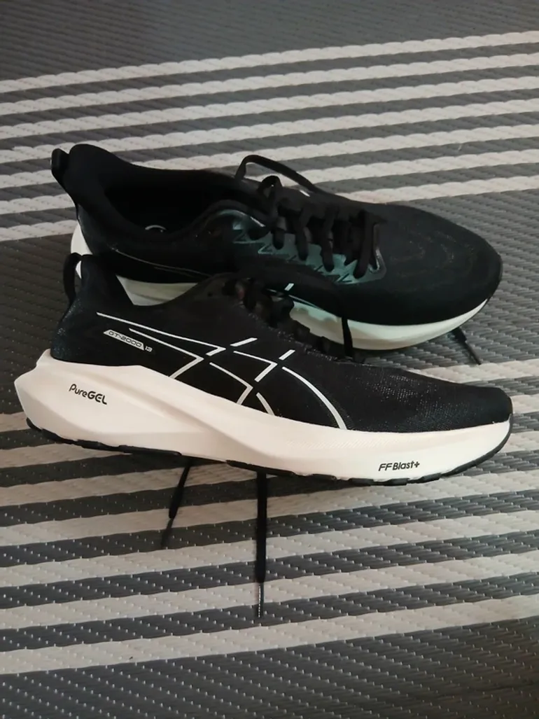 Used Asics GT-2000 bike — image 3 of 15
