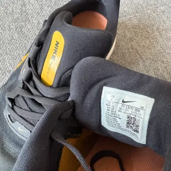 Used Nike Zoom Vomero 17 bike — image 9 of 9