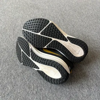 Used Nike Zoom Vomero 17 bike — image 8 of 9