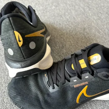 Used Nike Zoom Vomero 17 bike — image 2 of 9
