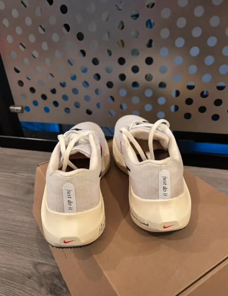 Used Nike Zoom Fly 5 Ekiden bike — image 5 of 9