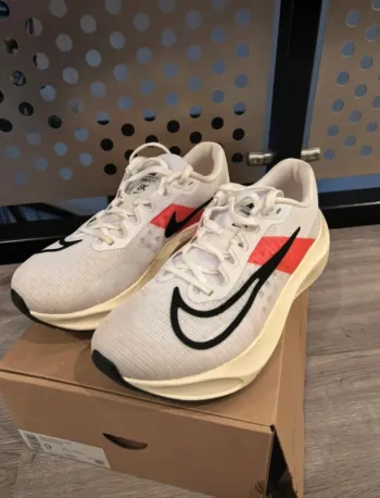 Used Nike Zoom Fly 5 Ekiden bike — image 2 of 9