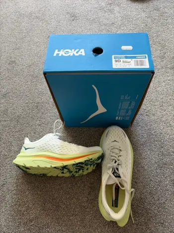 Used Hoka Laufschuhe Größe 42 2/3 US 9 bike — image 2 of 3