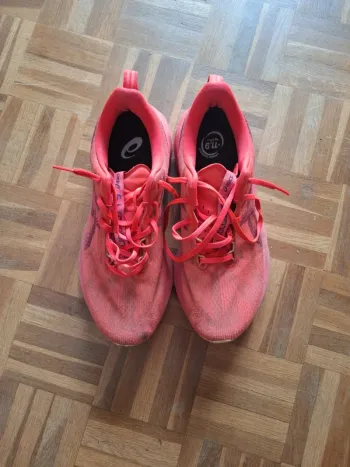 Gebrauchtes Asics novablast 5 bike — Bild 2 von 5