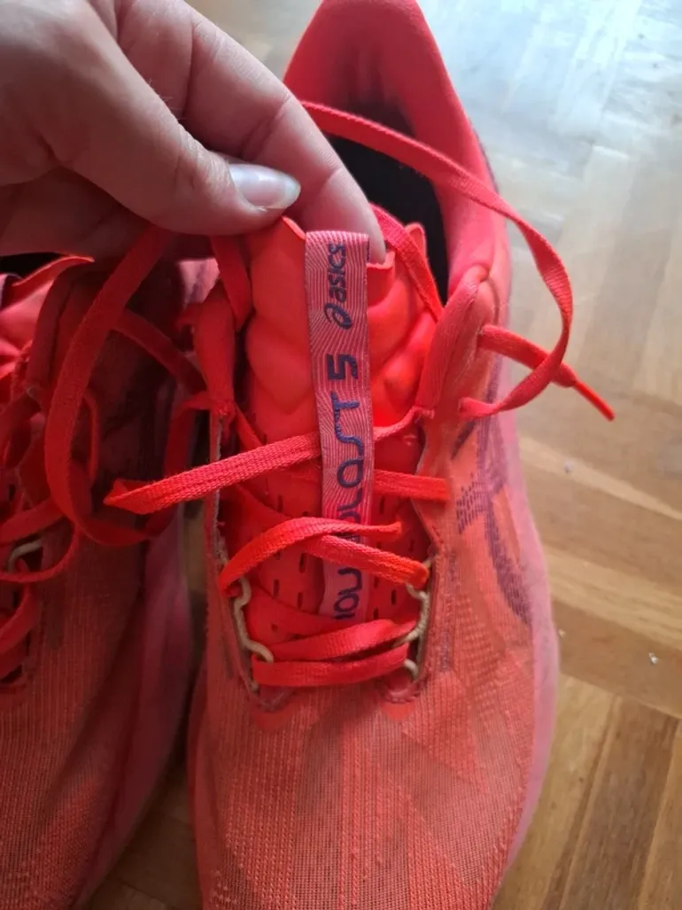 Gebrauchtes Asics novablast 5 bike — Bild 3 von 5