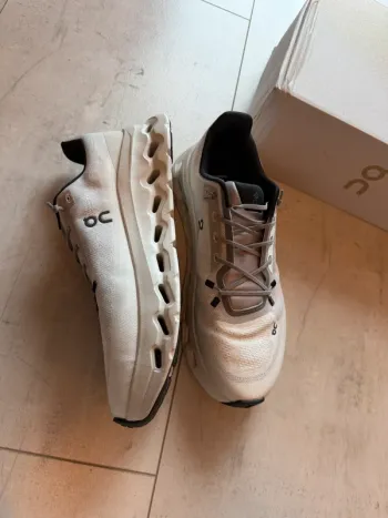 Gebrauchtes On Running On Sneaker Größe 44 bike — Bild 7 von 9
