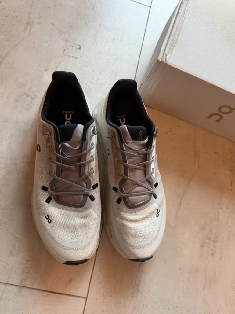 Gebrauchtes On Running On Sneaker Größe 44 bike — Bild 4 von 9