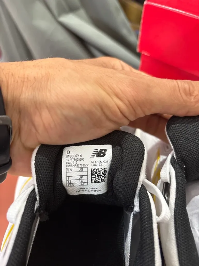 Used New Balance 860 v14 bike — image 7 of 7
