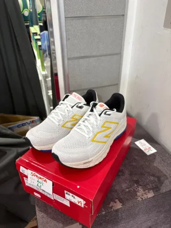 Used New Balance 860 v14 bike — image 2 of 7
