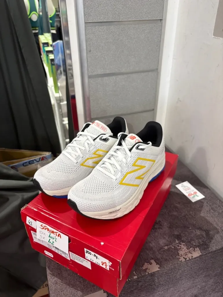 Used New Balance 860 v14 bike — image 2 of 7