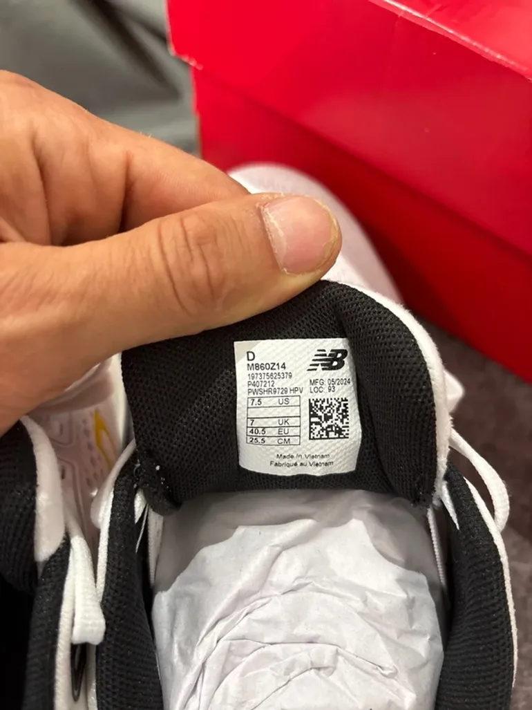 Used New Balance 860 v14 bike — image 6 of 7
