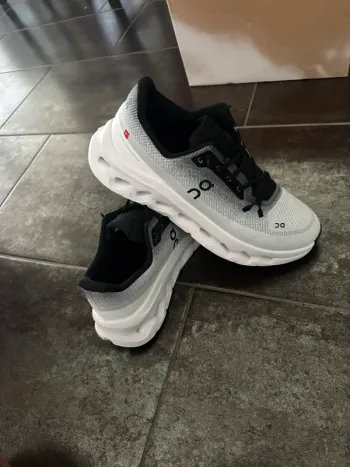 Used On Running Cloud bike — image 3 of 8
