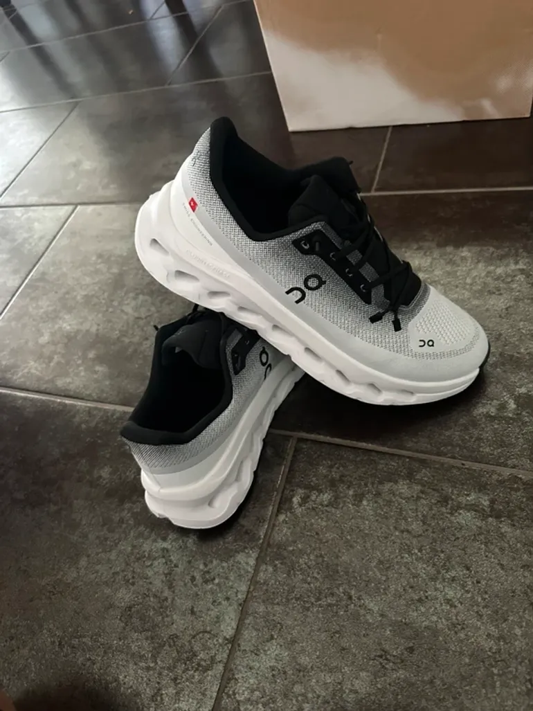 Used On Running Cloud bike — image 3 of 8