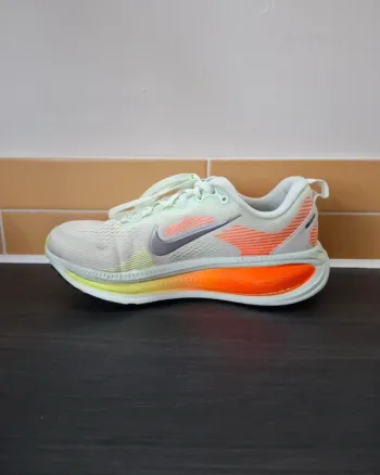 Brugt Nike Vomero 18 bike — billede 8 af 13