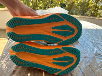 Used Asics Novablast 5 bike — image 8 of 8