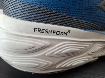 Used New Balance Fresh Foam X 880v15 bike — image 14 of 15