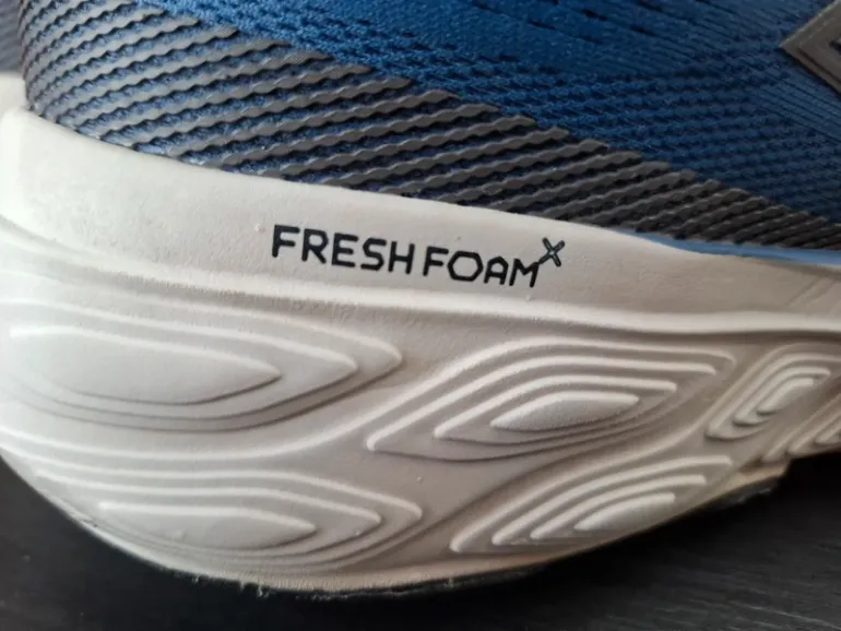 Used New Balance Fresh Foam X 880v15 bike — image 14 of 15