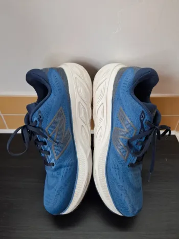 Used New Balance Fresh Foam X 880v15 bike — image 3 of 15