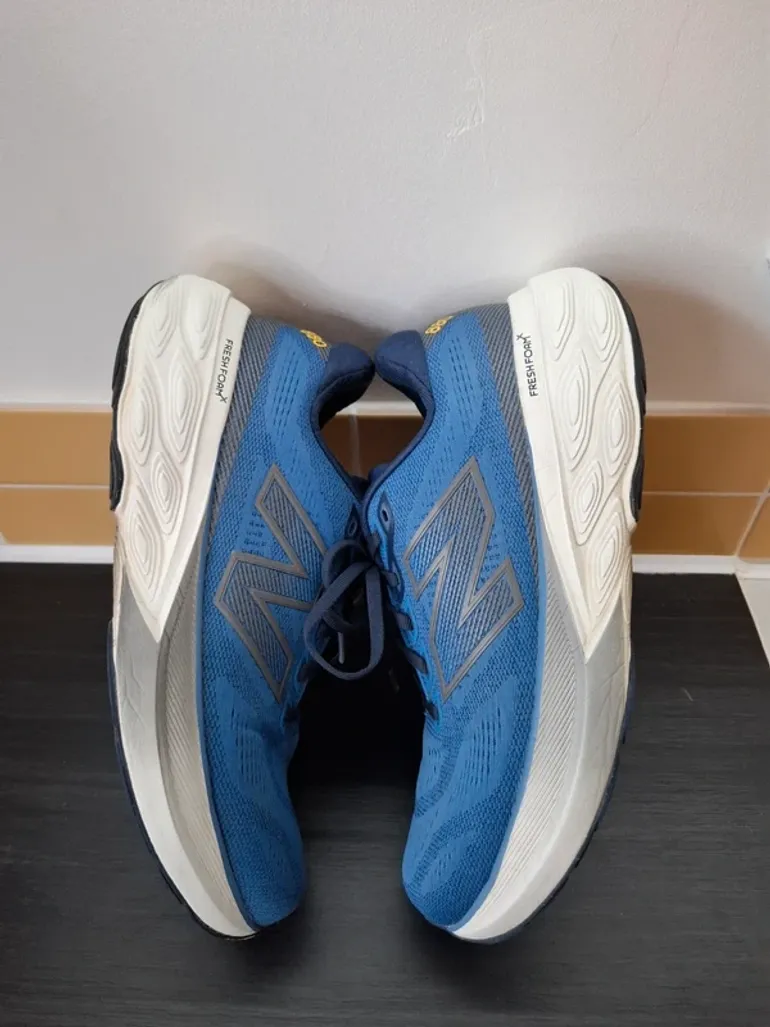 Used New Balance Fresh Foam X 880v15 bike — image 2 of 15