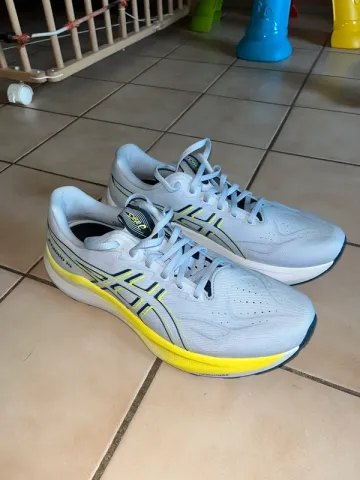 Asics GT 2000 14 bike usato — immagine 2 di 7